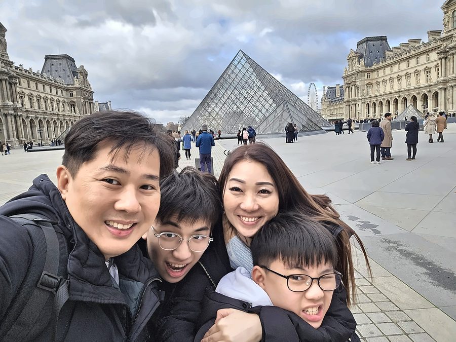 Family at the Louvre, Paris